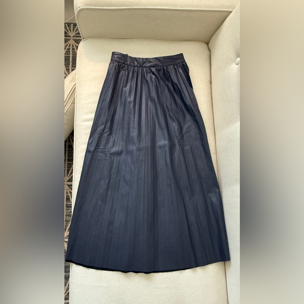 Mystree Navy Blue Pleated Faux Leather Skirt - Size Large
